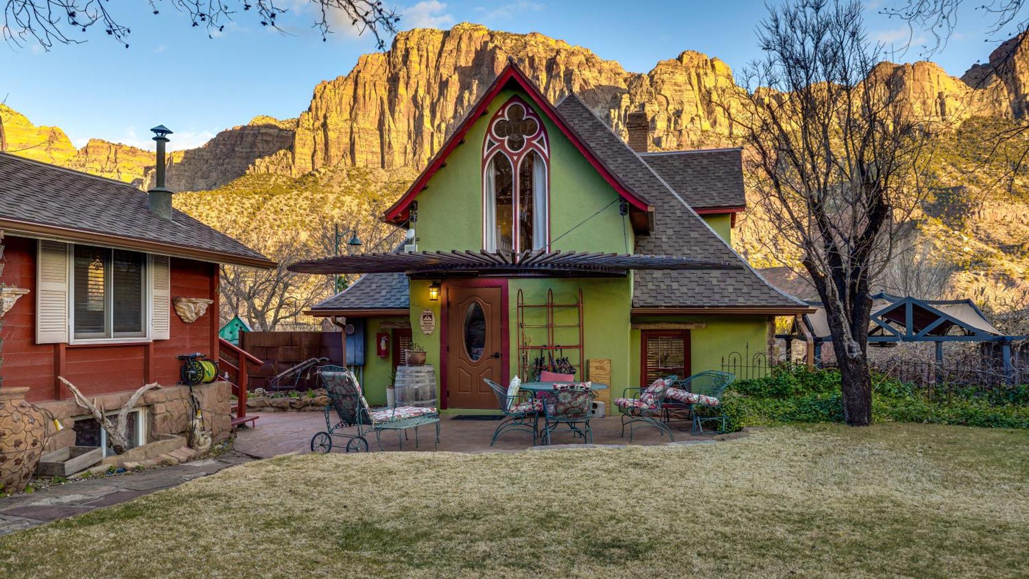 Under The Eaves Inn At Zion National Park Springdale Exterior photo