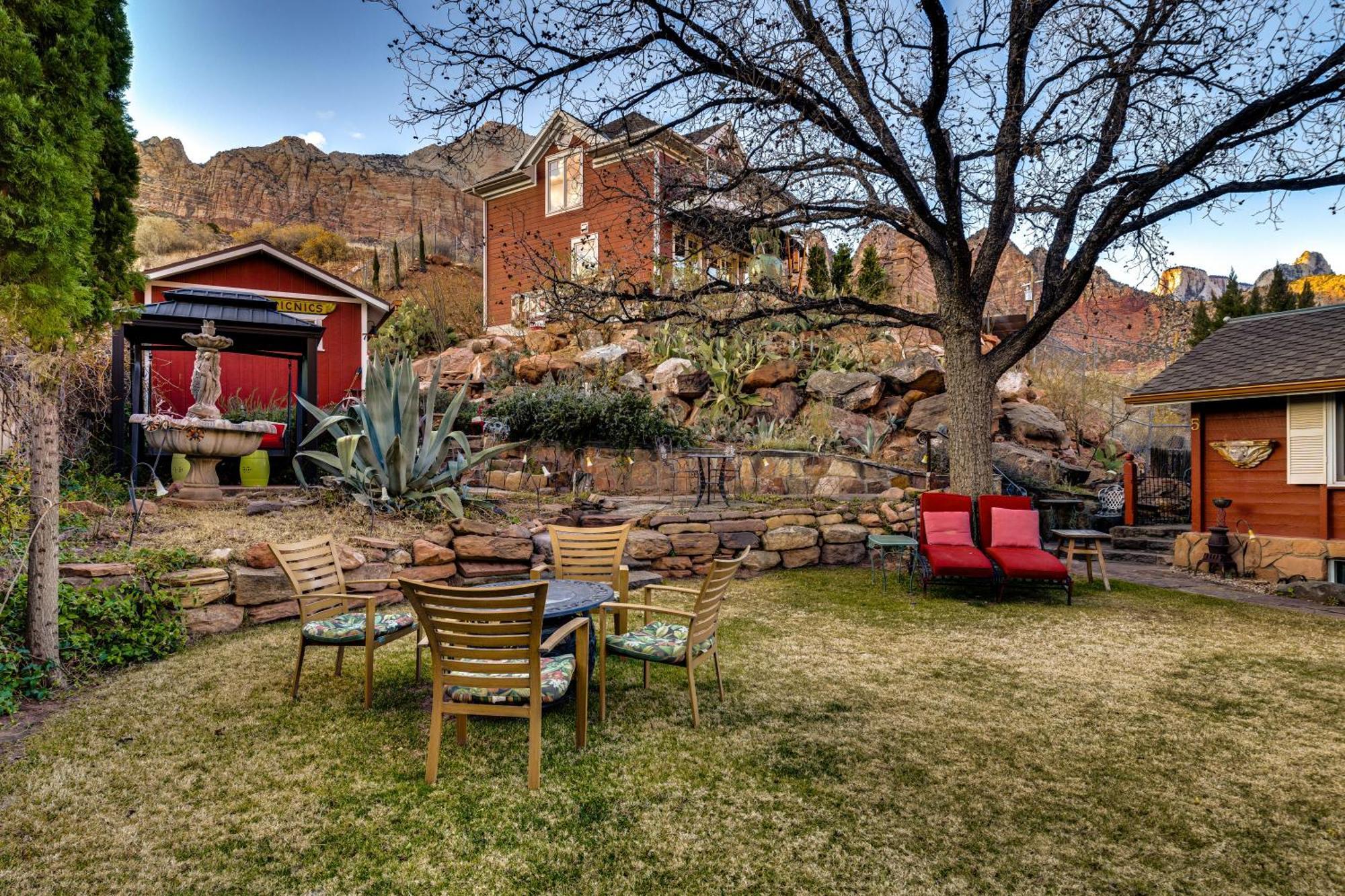 Under The Eaves Inn At Zion National Park Springdale Exterior photo